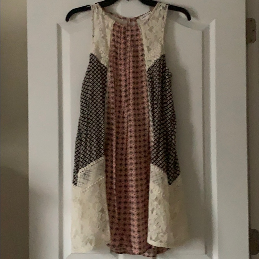 Multi patterned summer dress with lace